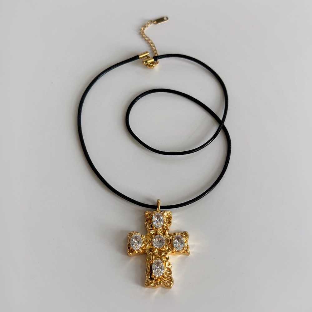 NEW: 24K Gold Cross Necklace*Large Cross*Vintage Inspired Necklace*Waterproof - Picture 3 of 5